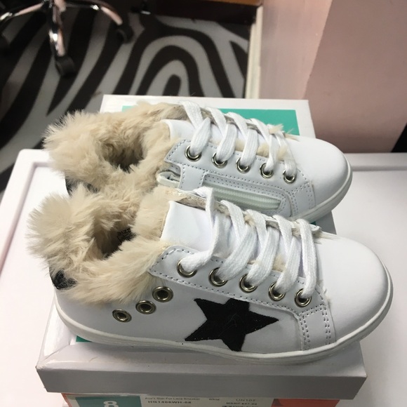 Kids shoes - Picture 1 of 6